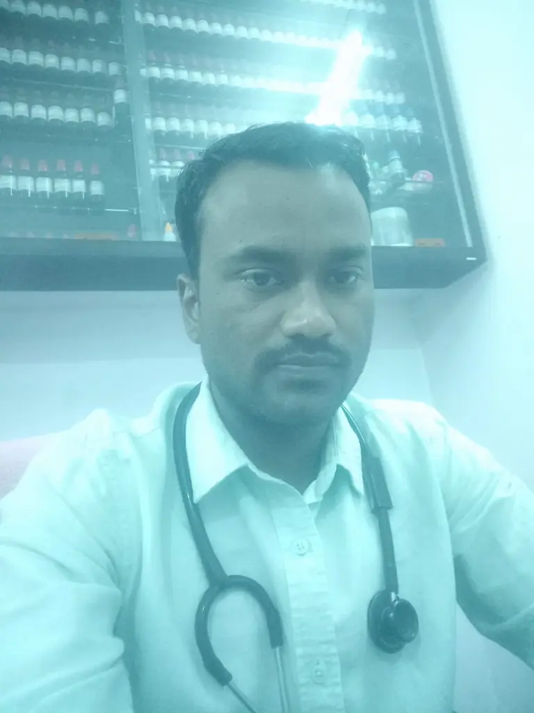 Dr. Avinash Singh - Homeopathy Doctor at Botani Bestie